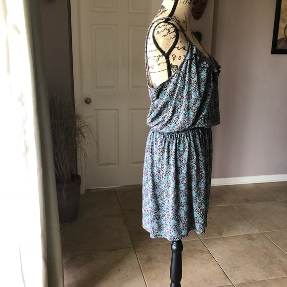 Smocked elastic dress - Picture 2 of 5